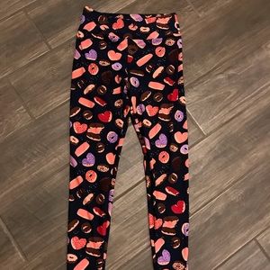 Lularoe OS valentines donut leggings